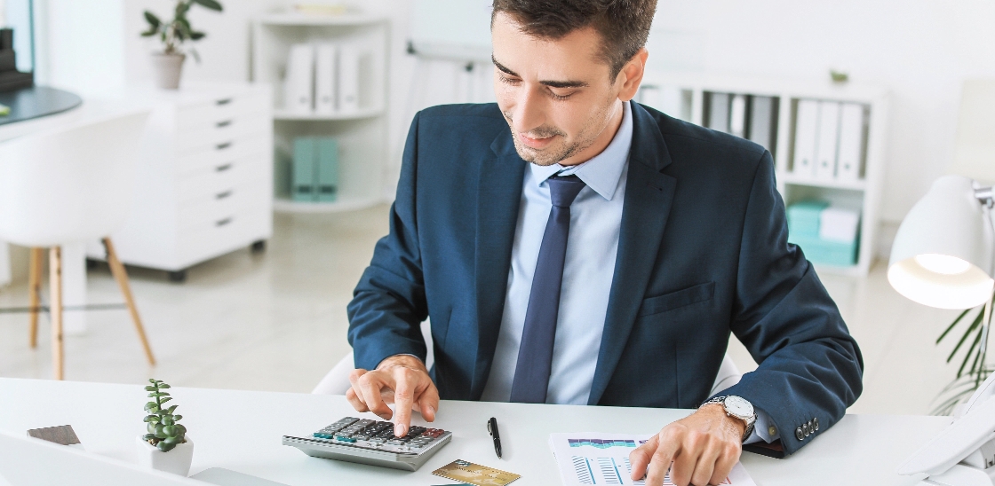 Driving Regulatory Success in capital markets with data governance | sigmoid